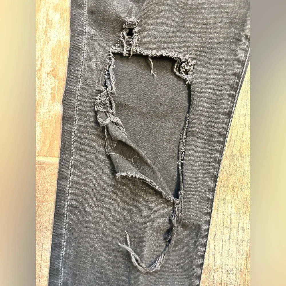 Madewell The Momjean in Raney Wash Knee-Rip Edition Size 27 Black Mom Jean - Picture 11 of 12